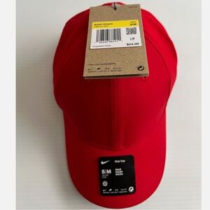 Nike Hat Red-Club Cap Adult Unisex S/MFB6452-657.